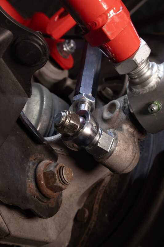 UMI Performance 16-24 Chevrolet Camaro Suspension Stabilizer Bar Link - Red - 2549
