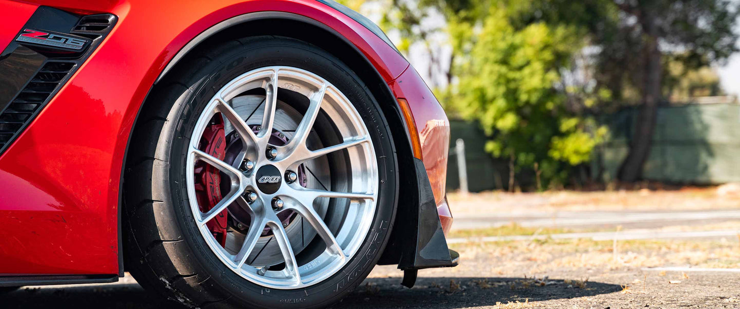 St.Paul Speed & Performance C7 Corvette Apex Wheels Track Essentials Combo