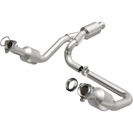 MagnaFlow 14-15 Chevrolet Silverado 1500 Underbody 4.3L / 5.3L Direct-Fit Catalytic Converter - 280424