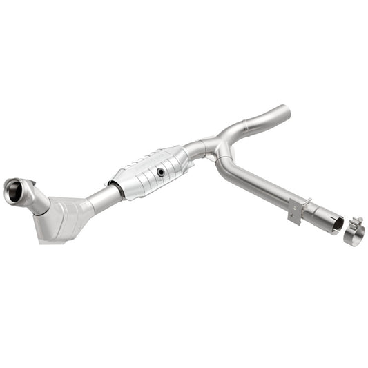 MagnaFlow Direct Fit Catalytic Converter 99-00 Ford F-150 4.6L - 447138