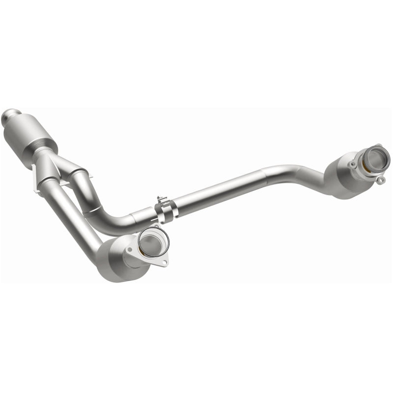 MagnaFlow 14-15 Chevrolet Silverado 1500 Underbody 4.3L / 5.3L Direct-Fit Catalytic Converter - 280424