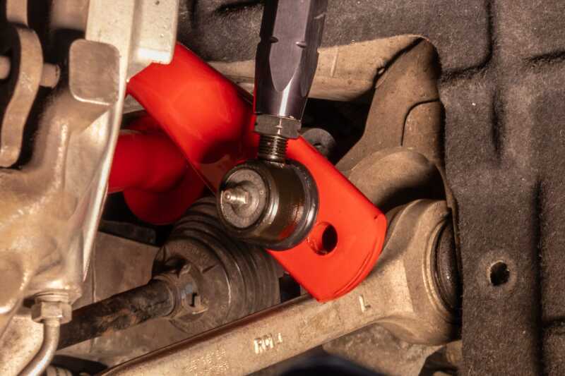 UMI Performance 16-24 Chevrolet Camaro Suspension Stabilizer Bar Link - Red - 2549